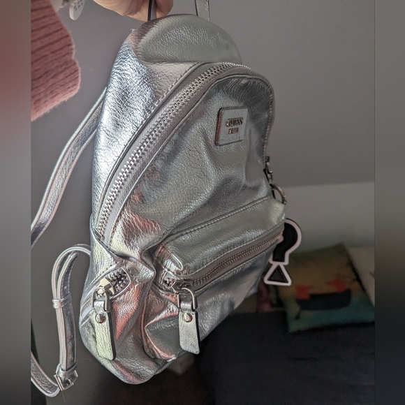 Guess Mini Backpack in silver vegan leather - Picture 3 of 4